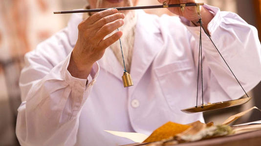 中醫專業屬于哪個大類呢?最難就業的中醫專業都有哪些專業呢