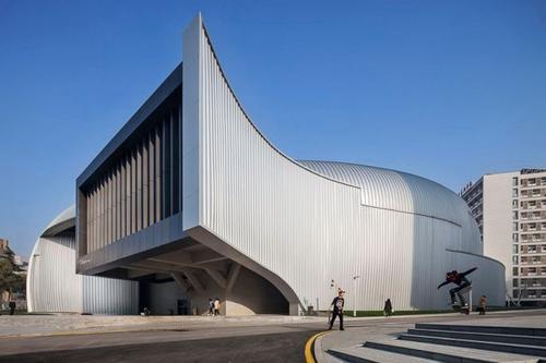 南京藝術學院是名校嗎考上很牛嗎?學院是幾本一年學費多少錢貴嗎