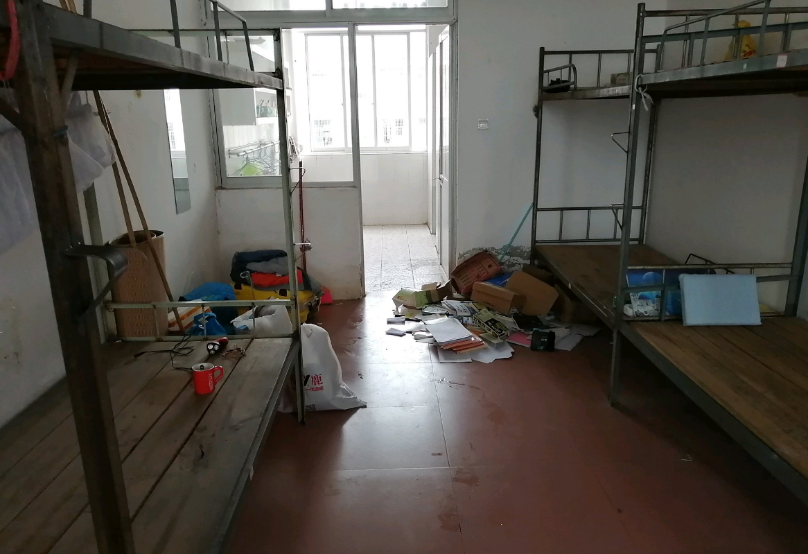 武鳴高中復讀條件 有哪些要求?復讀班收費標準以及復讀生住宿環(huán)境