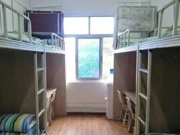 1669703855542902.jpg 四川體育職業(yè)學(xué)院宿舍條件怎么樣?有空調(diào)嗎(附宿舍真實(shí)內(nèi)景圖片)