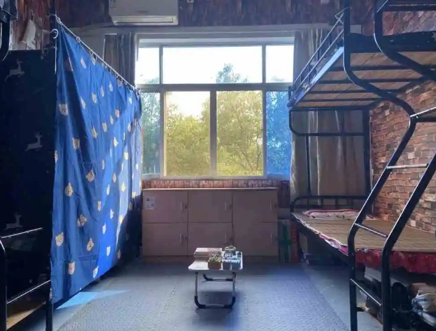 1669709456427965.jpg 浙江汽車職業技術學院宿舍條件怎么樣?有空調嗎(宿舍真實圖片)